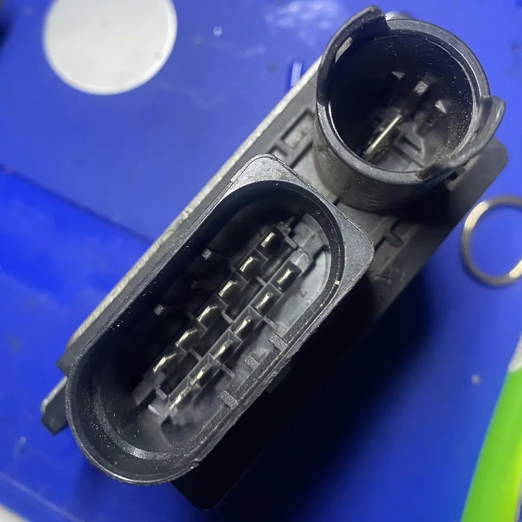 naprawa sterownika świec żarowych 0522120101 Beru zdjęcie-2