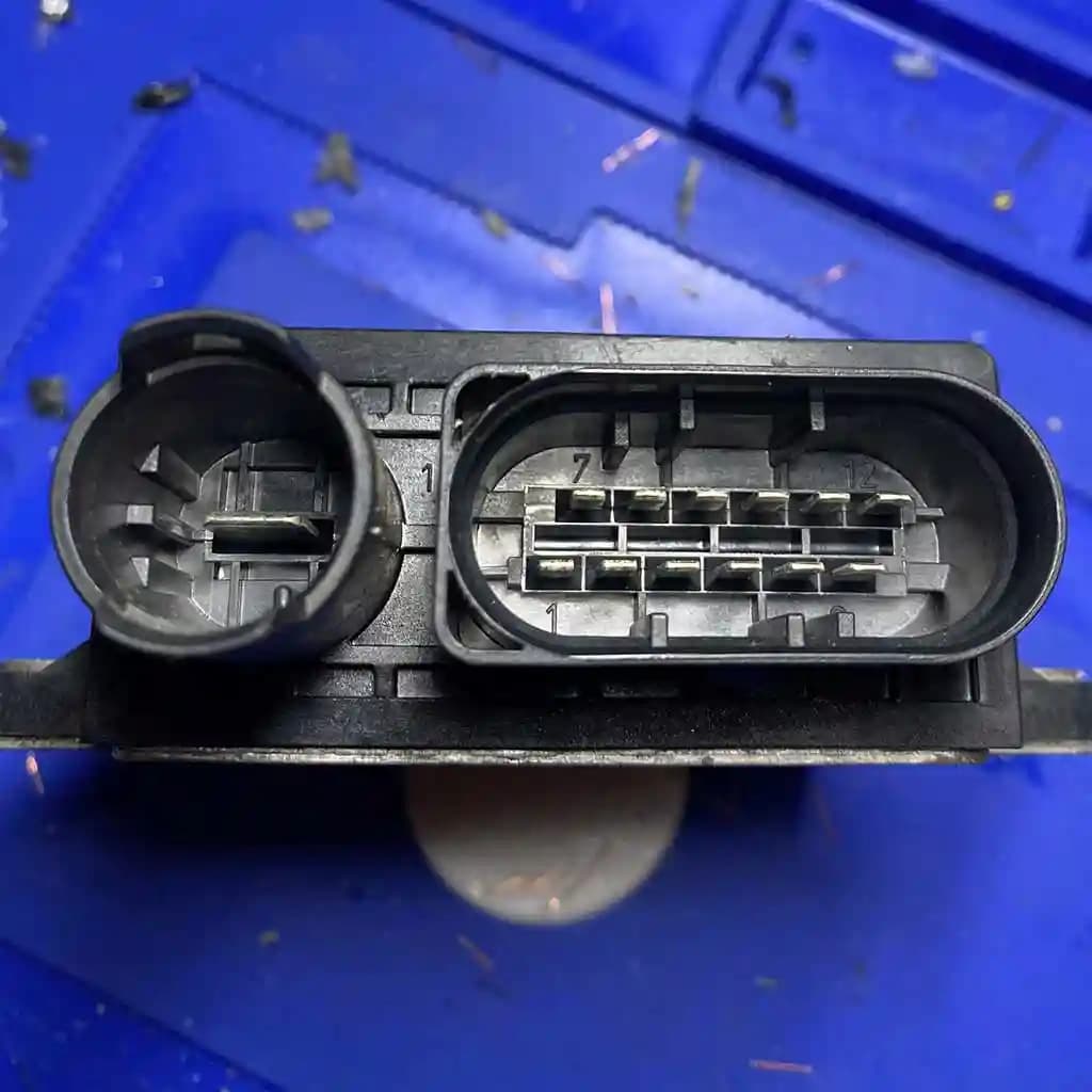 naprawa sterownika świec żarowych 0 522 140 101 Beru zdjęcie-3