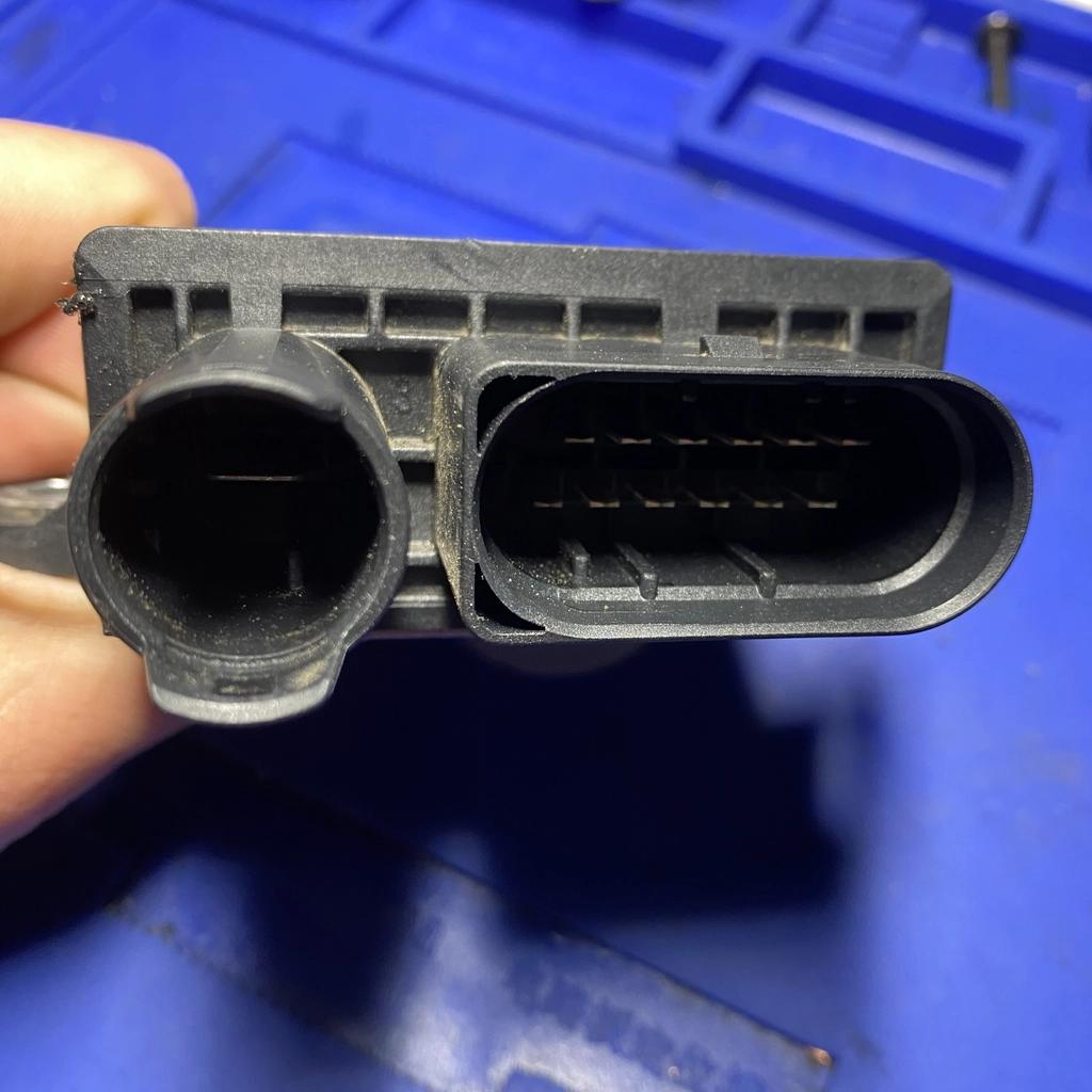 naprawa sterownika świec żarowych Portugal E2110022345 DC8002-27 197/16 0006117215 zdjęcie-2